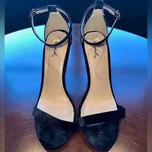 Qupid Black Velvet Skinny Heels Size 9